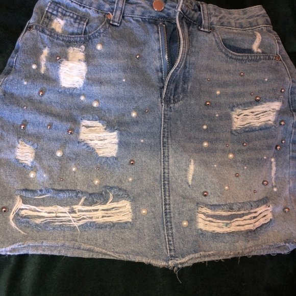 Pearl jeans skirt - Picture 2 of 3
